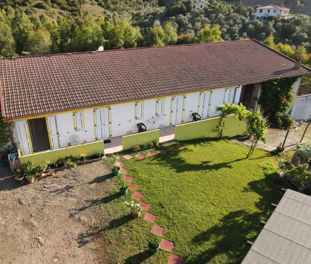 Il Girasole Alloggio Fluminimaggiore Exterior foto